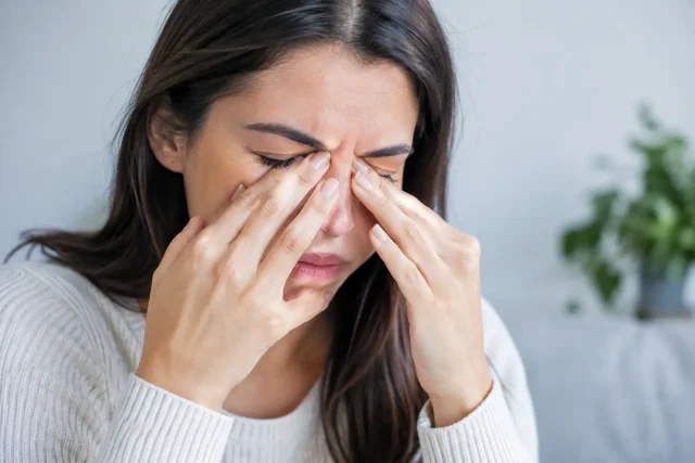 ¿Por qué arden los ojos siempre? Causas y qué hacer